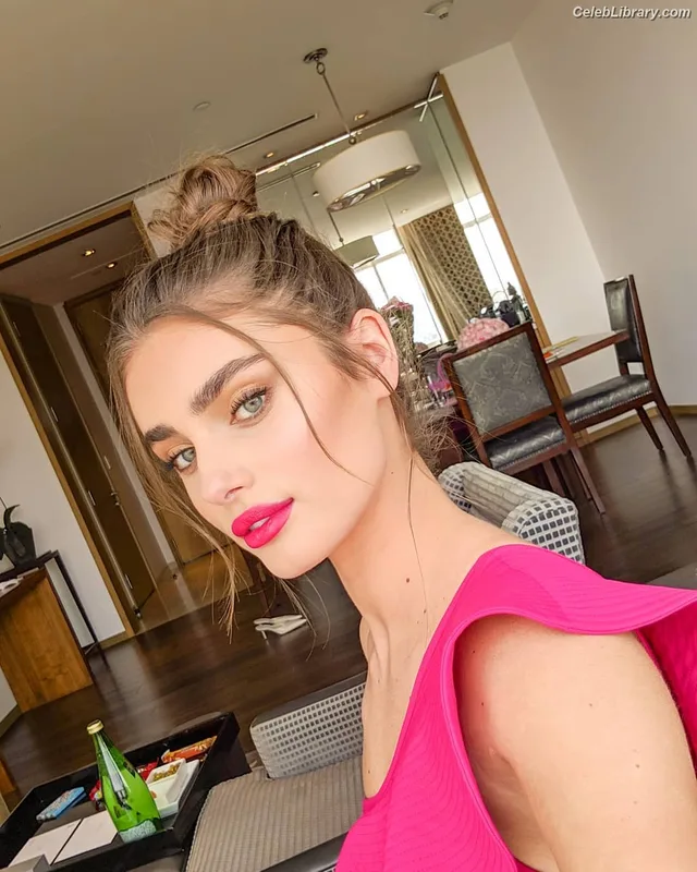 Taylor Hill photo 21 of 546