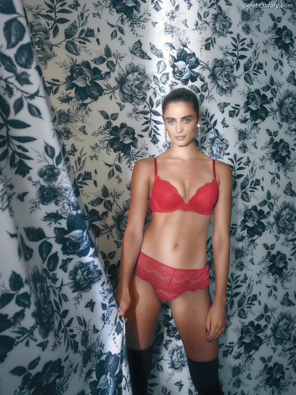Taylor Hill photo 9 of 546