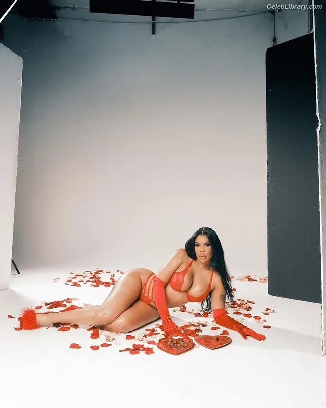 Taylor Hing photo 7 of 266