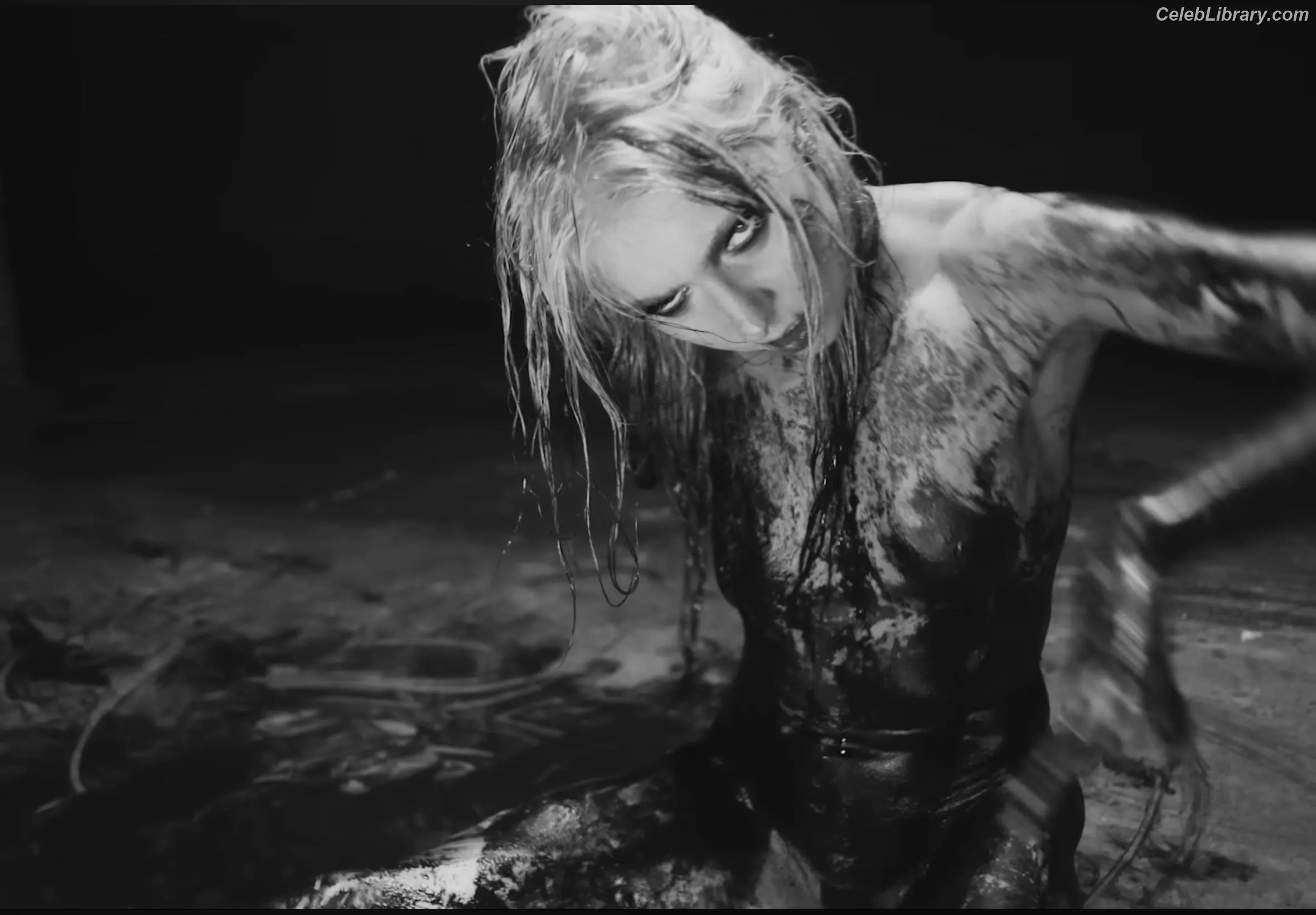 Taylor Momsen photo 16 of 1248