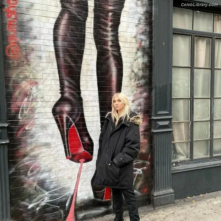 Taylor Momsen photo 13 of 1248