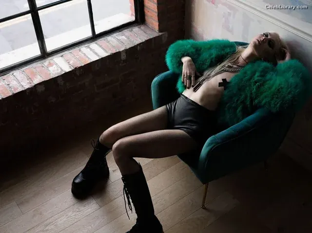 Taylor Momsen photo 7 of 1248