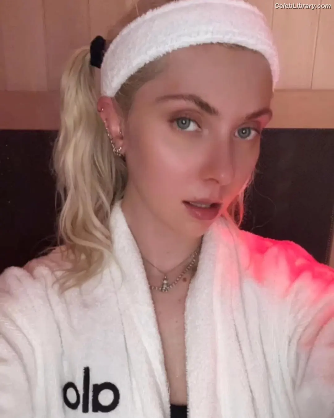 Taylor Momsen photo 10 of 1248