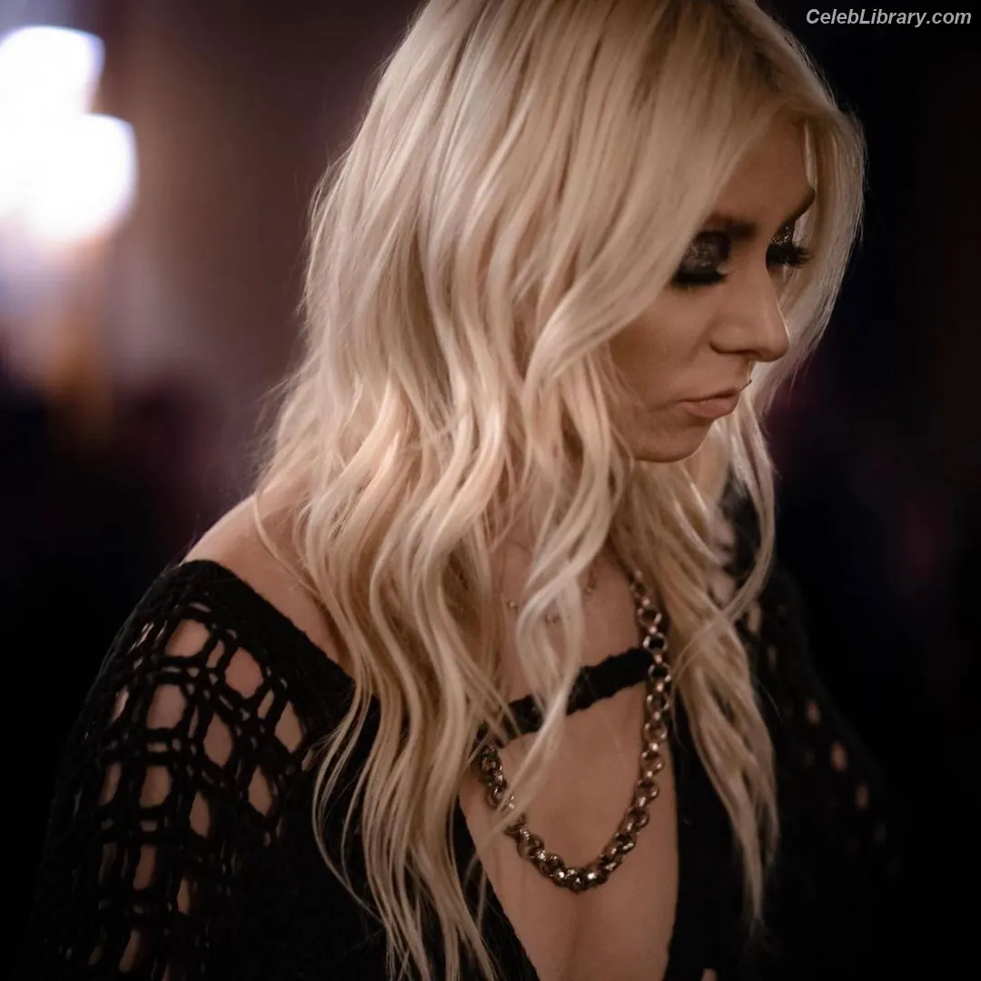 Taylor Momsen photo 6 of 1248
