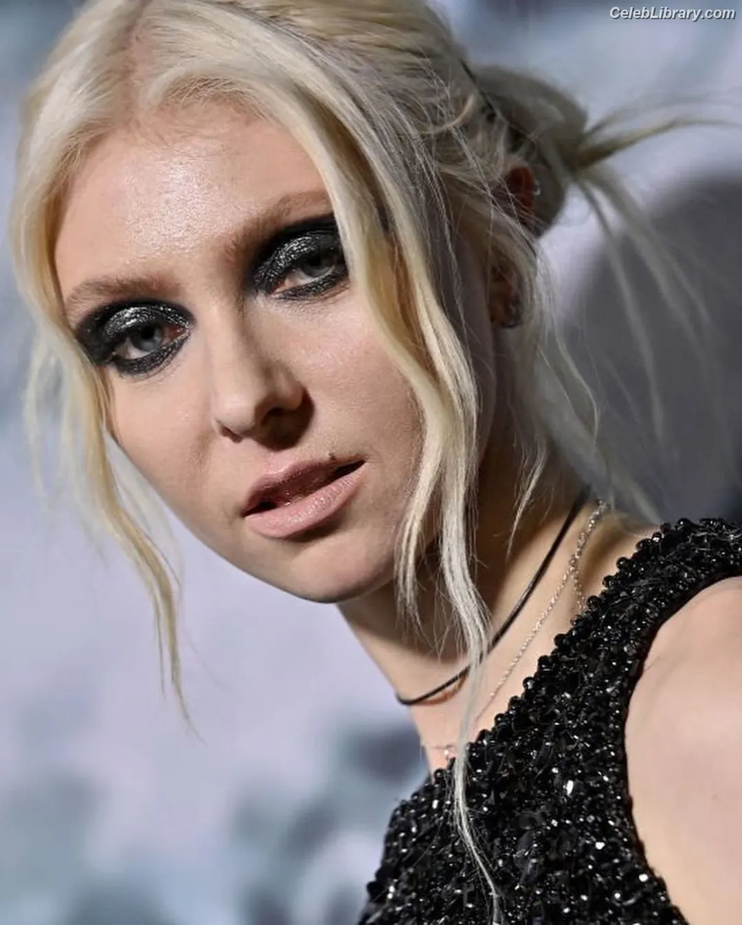 Taylor Momsen photo 9 of 1248