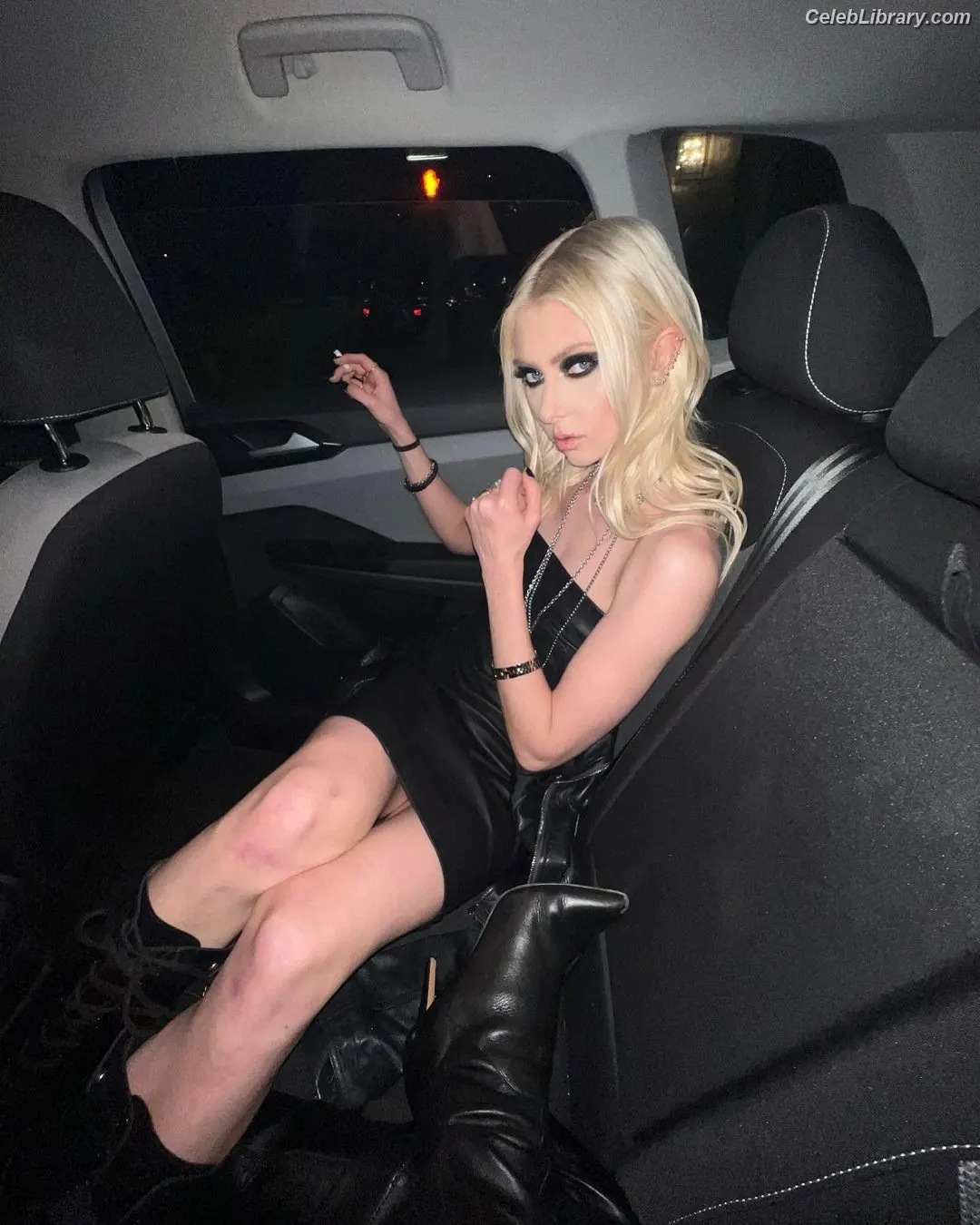 Taylor Momsen photo 7 of 1248