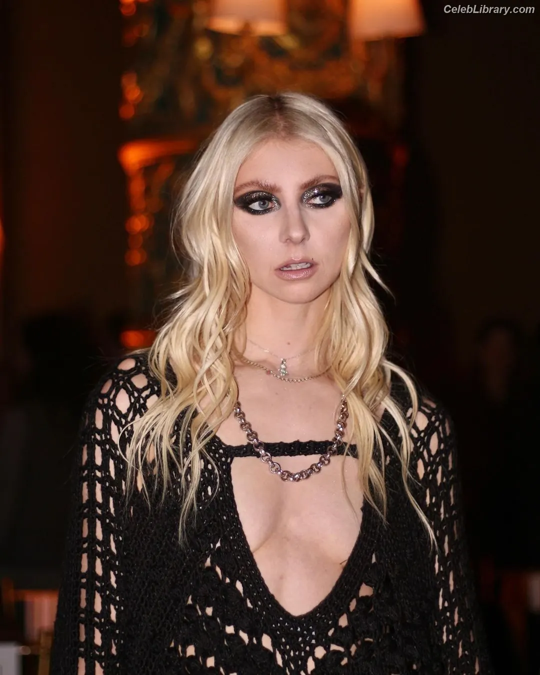 Taylor Momsen photo 11 of 1248