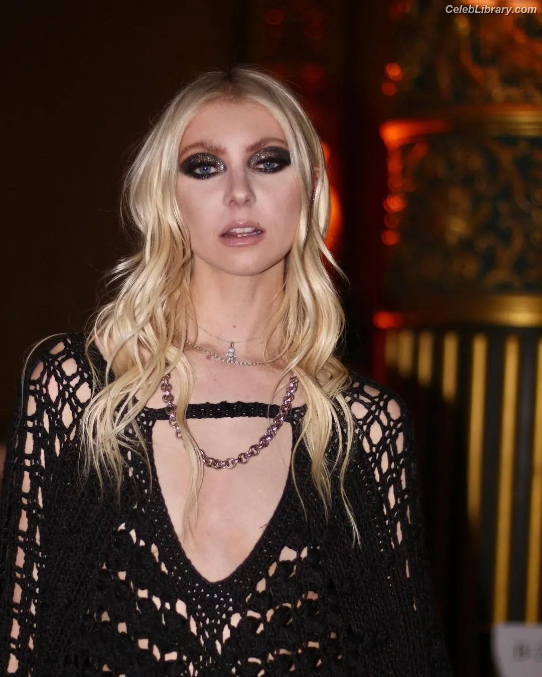 Taylor Momsen photo 23 of 1248