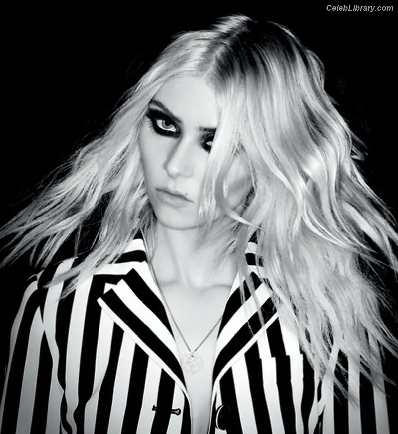 Taylor Momsen photo 15 of 1248