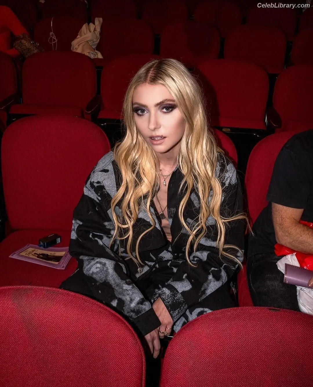 Taylor Momsen photo 4 of 1248