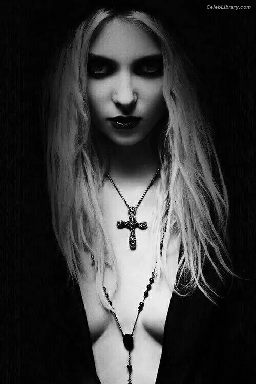 Taylor Momsen photo 6 of 1248