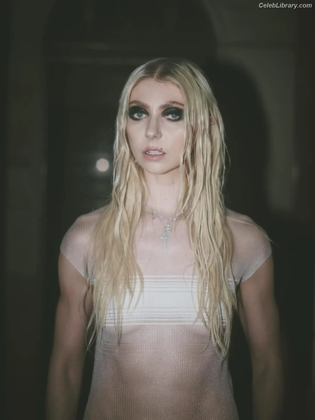 Taylor Momsen photo 11 of 1248