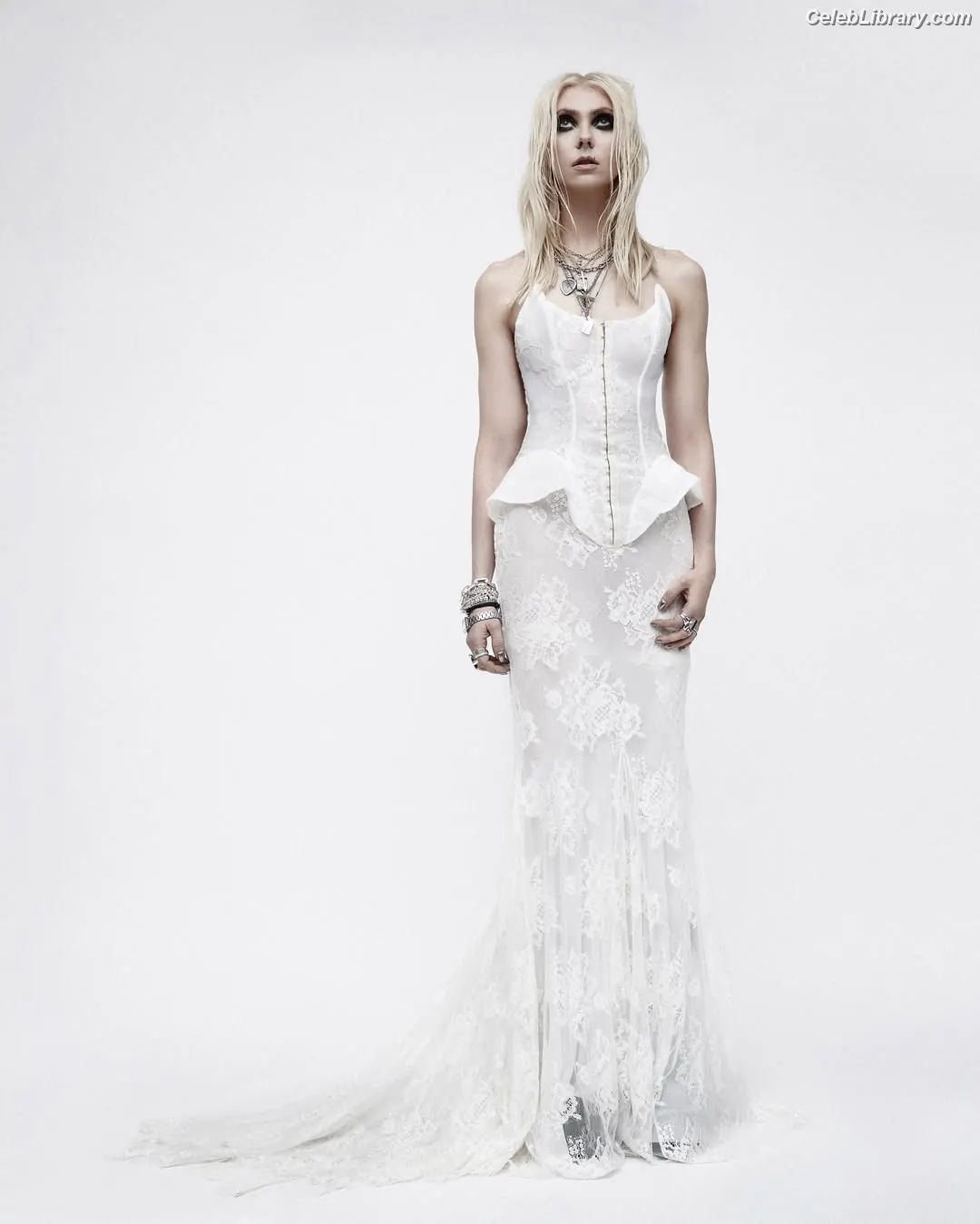 Taylor Momsen photo 6 of 1248