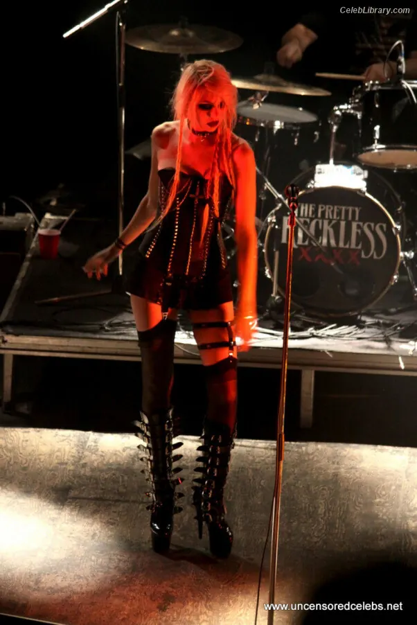 Taylor Momsen photo 6 of 1248