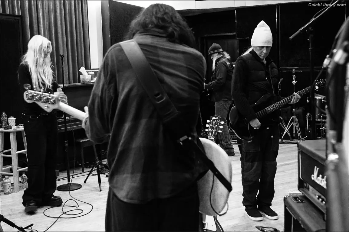 Taylor Momsen photo 3 of 1248