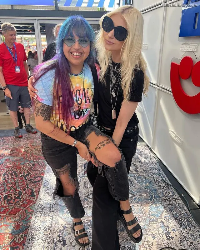 Taylor Momsen photo 21 of 1248