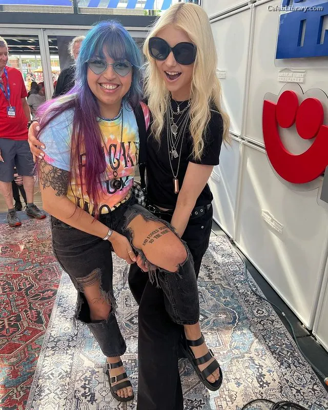 Taylor Momsen photo 22 of 1248