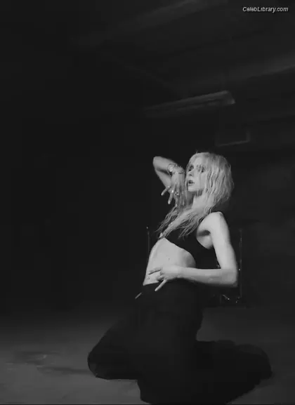 Taylor Momsen photo 4 of 1248