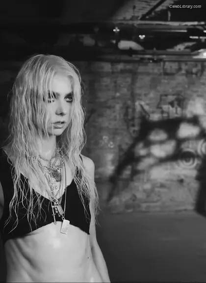Taylor Momsen photo 7 of 1248
