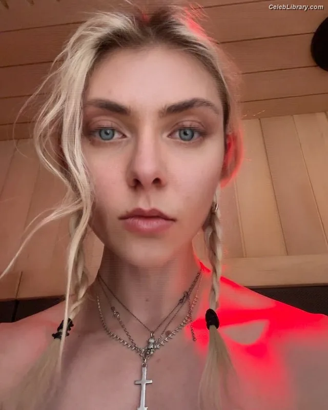 Taylor Momsen photo 8 of 1237