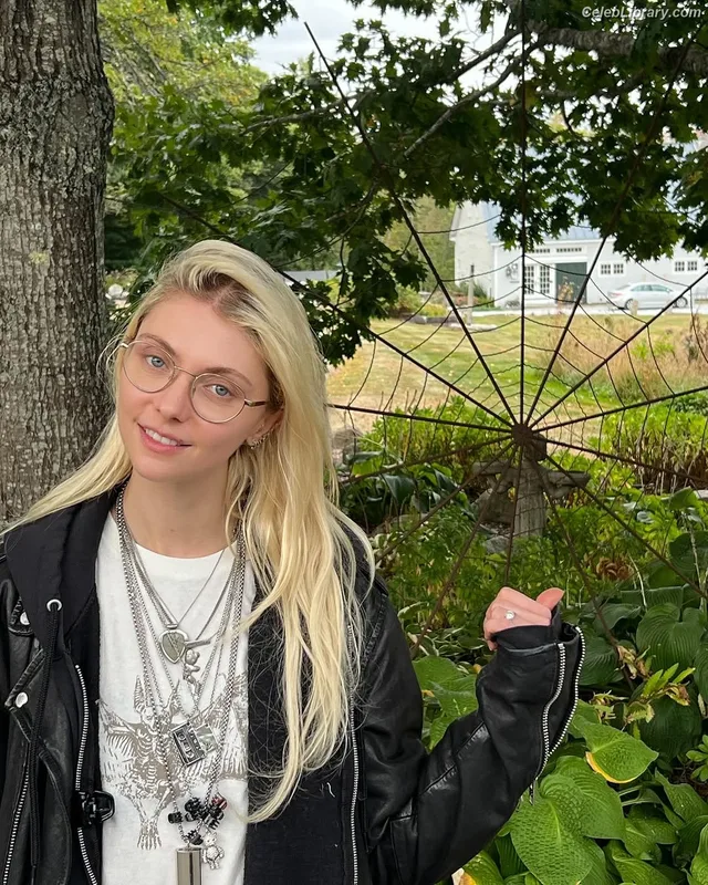 Taylor Momsen photo 9 of 1237