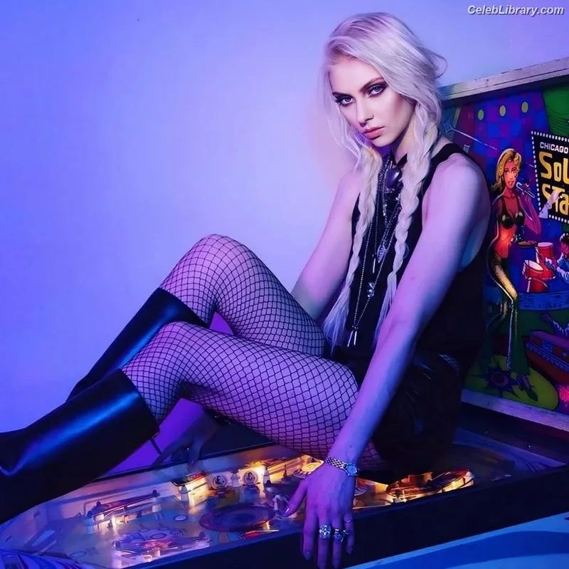 Taylor Momsen photo 15 of 1237