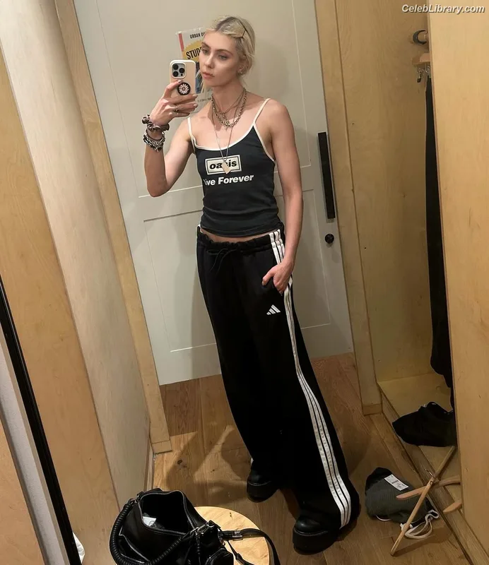 Taylor Momsen photo 17 of 1237