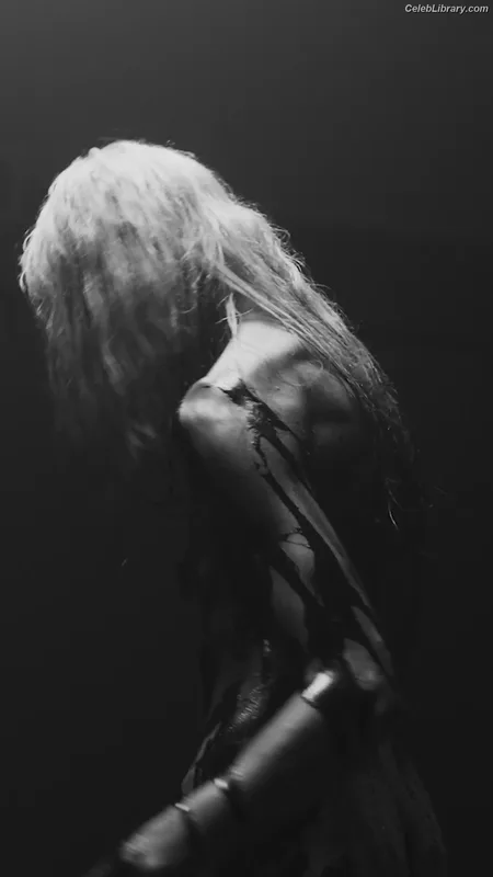 Taylor Momsen photo 4 of 1237