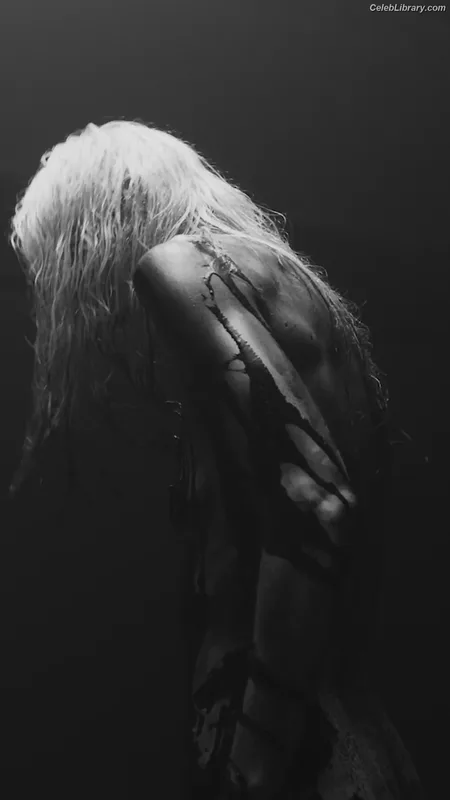 Taylor Momsen photo 5 of 1237