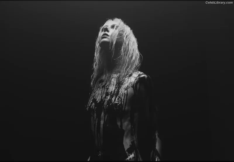 Taylor Momsen photo 12 of 1237
