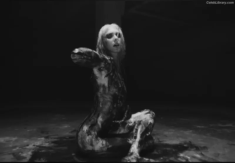 Taylor Momsen photo 13 of 1237