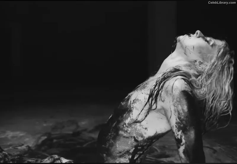 Taylor Momsen photo 14 of 1237