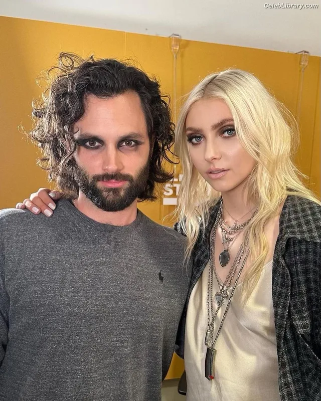 Taylor Momsen photo 4 of 1237