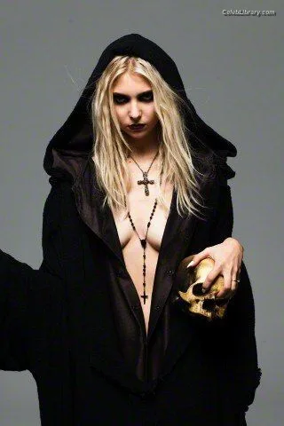 Taylor Momsen photo 23 of 1237
