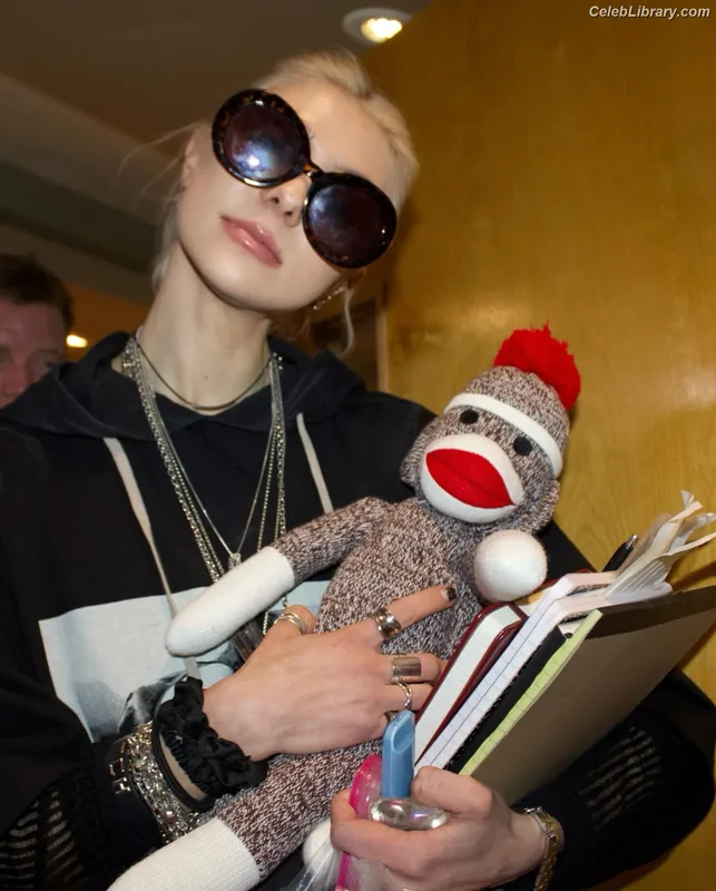 Taylor Momsen photo 4 of 1237