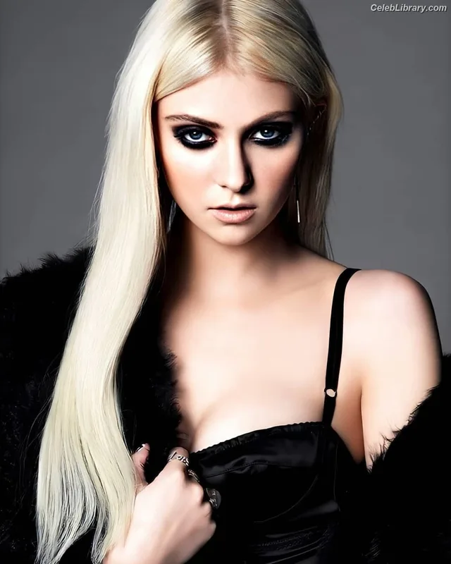 Taylor Momsen photo 11 of 1237