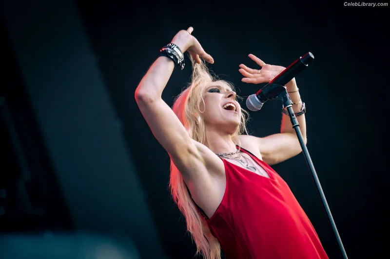 Taylor Momsen photo 14 of 1237