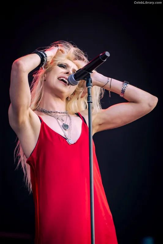 Taylor Momsen photo 16 of 1237