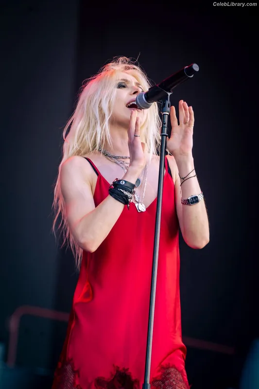 Taylor Momsen photo 17 of 1237