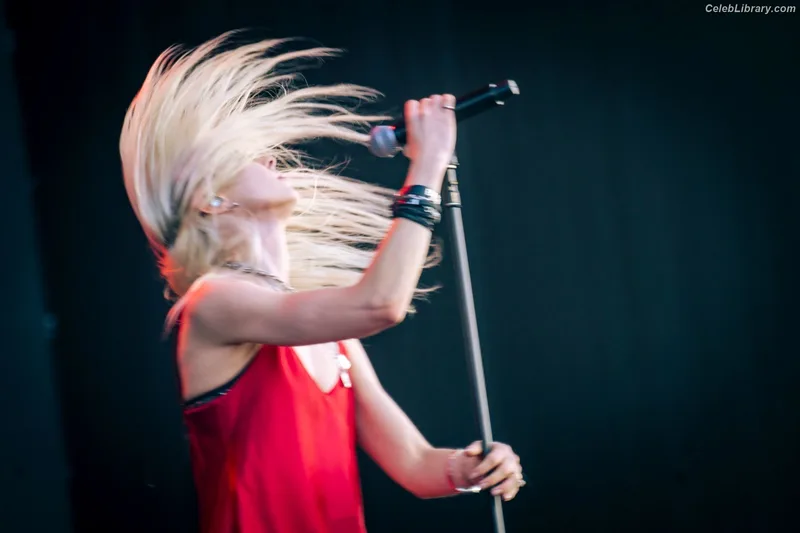Taylor Momsen photo 18 of 1237