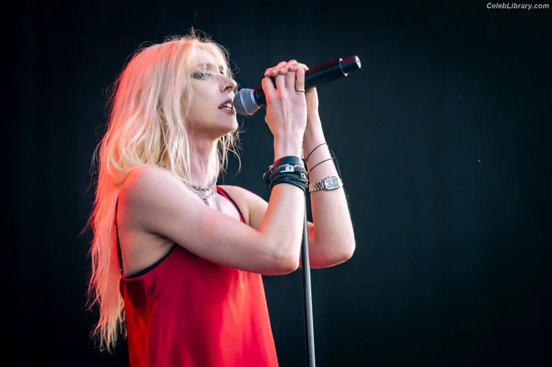 Taylor Momsen photo 19 of 1237