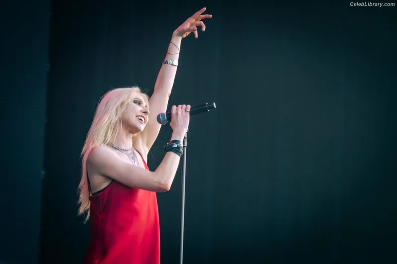 Taylor Momsen photo 24 of 1237