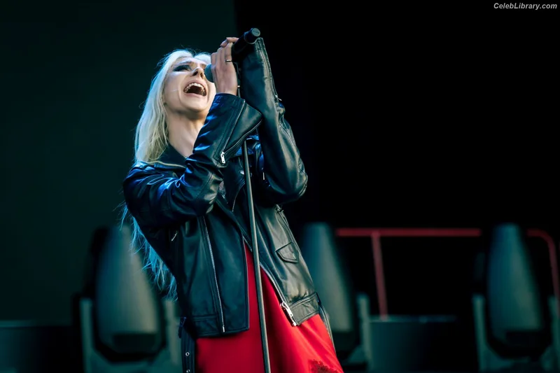 Taylor Momsen photo 11 of 1237