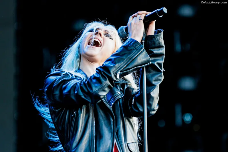 Taylor Momsen photo 22 of 1237