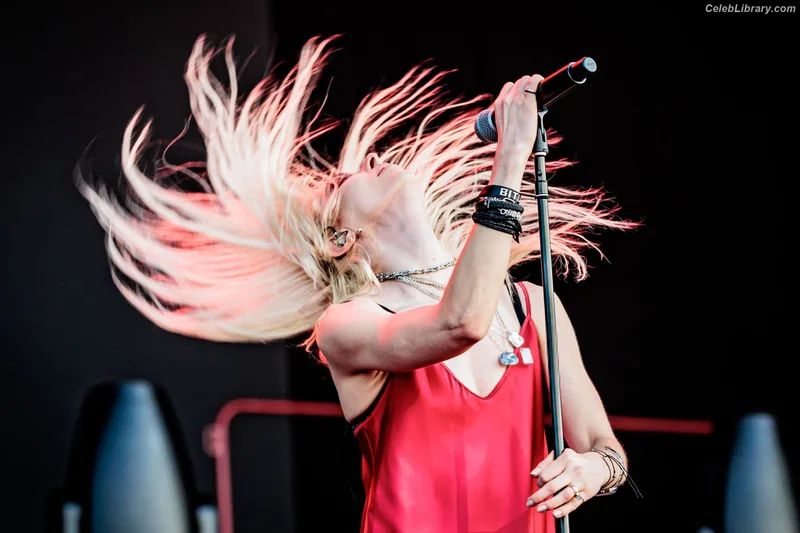 Taylor Momsen photo 6 of 1237