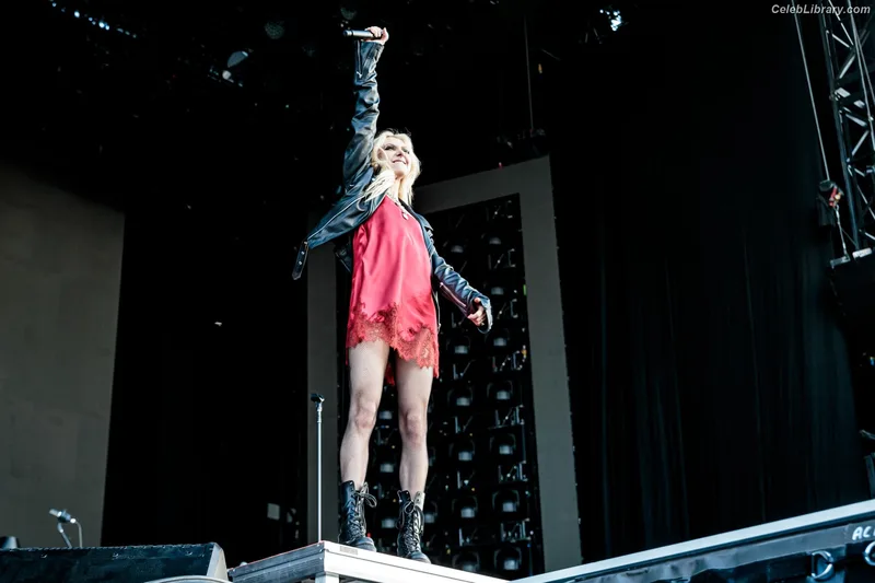 Taylor Momsen photo 9 of 1237