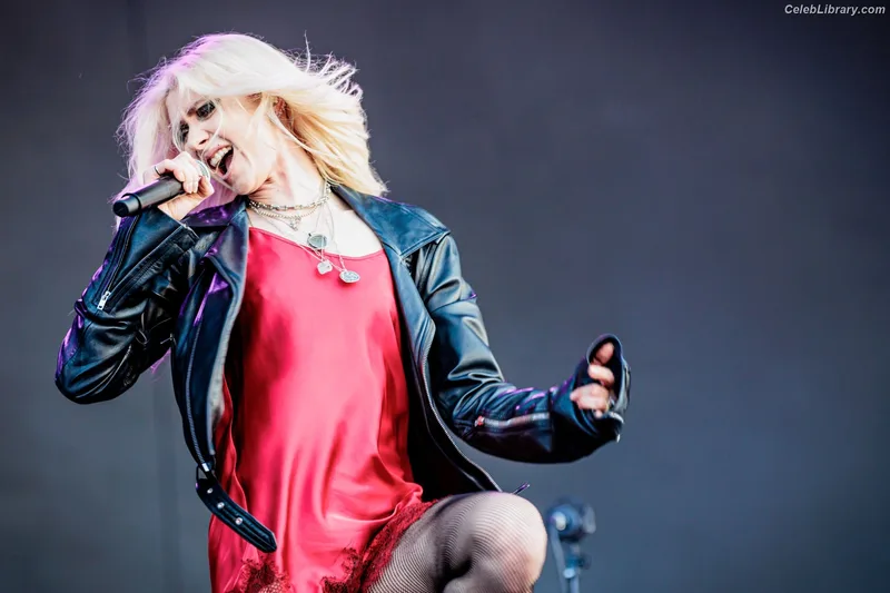 Taylor Momsen photo 11 of 1237