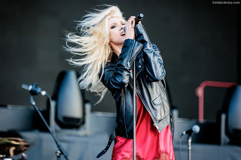 Taylor Momsen photo 15 of 1237