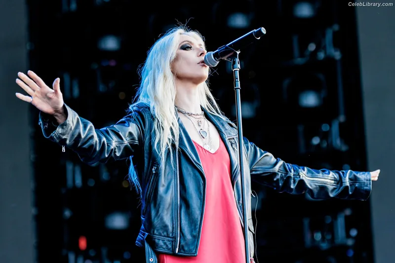 Taylor Momsen photo 19 of 1237