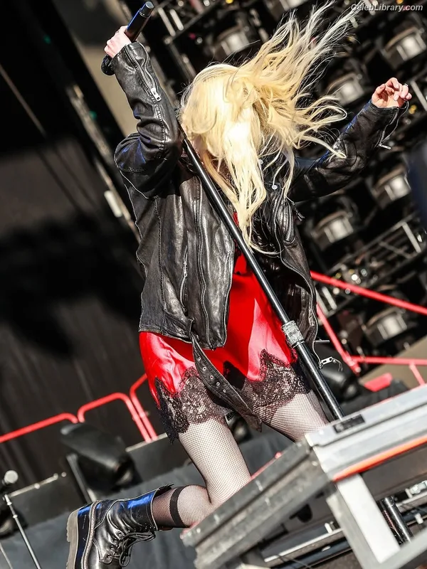 Taylor Momsen photo 14 of 1237